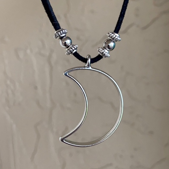 moon black suede adjustable necklace - Picture 2 of 8